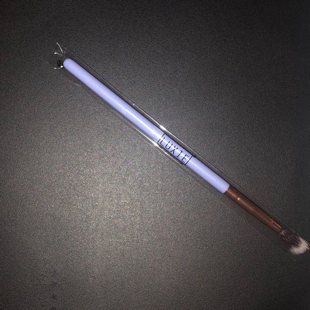 Luxie eyeshadow brush